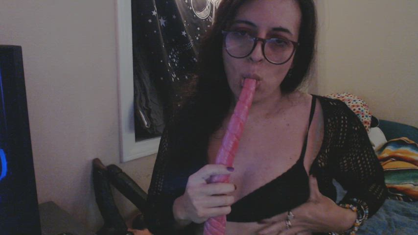 Would you let a trans-girl with no gag reflex suck your tentacle? (Sound on for this