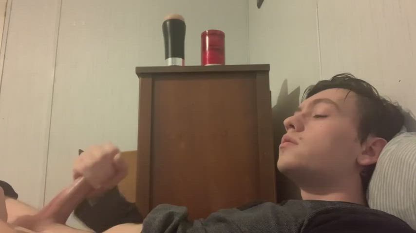 Amateur Cumshot Gay Masturbating Twink gif
