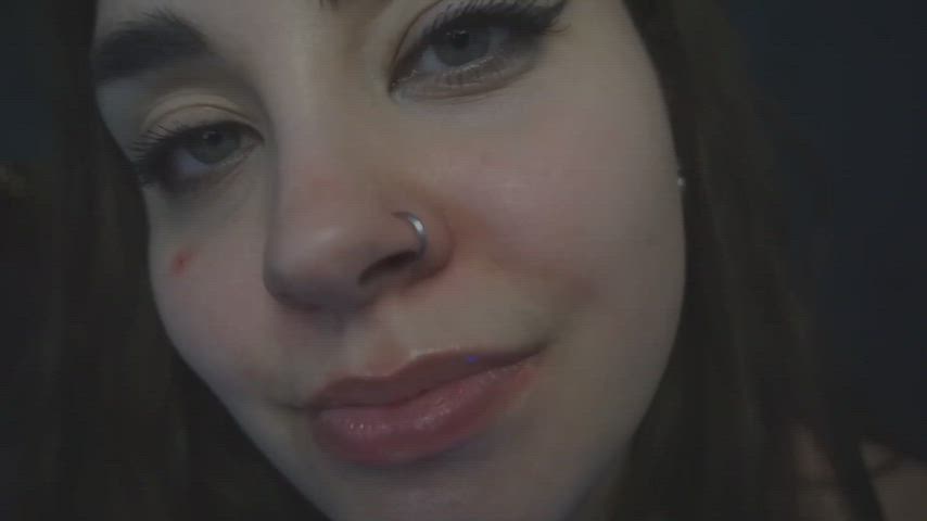 up close kisses and licks <3