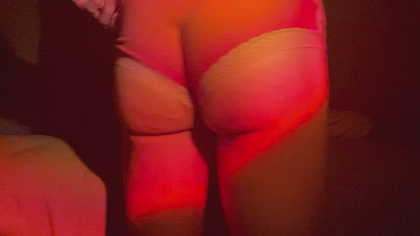 anyone wanna make it jiggle 🥺🥺