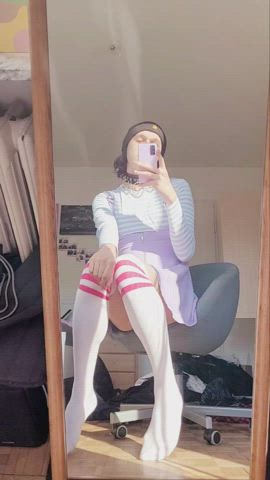 Help me get rid of this boner >.<