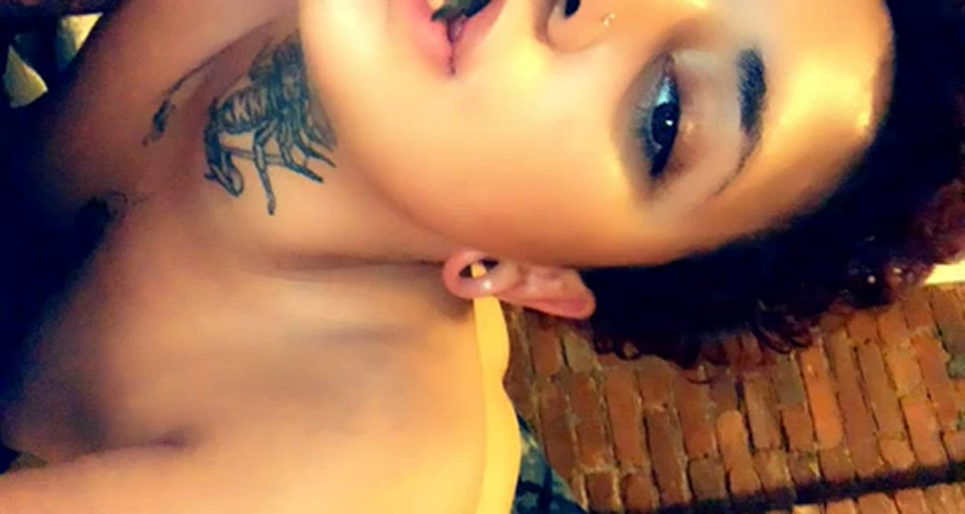 They/Them ass shaking