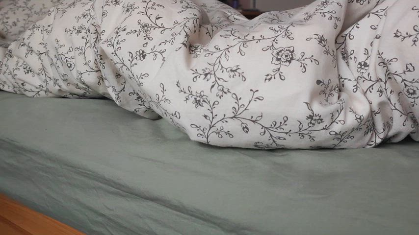 Nearly a whole minute of my cozy morning soles