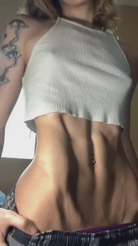 abs erect nipples fit fitness muscles muscular girl nipples pokies flexing fit-girls