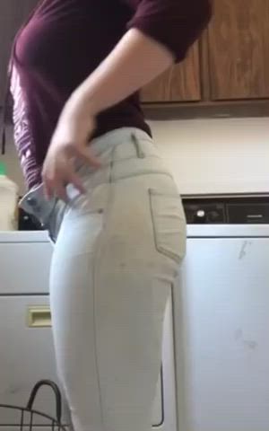 That’s a hotwife’s ass 😁 [video]