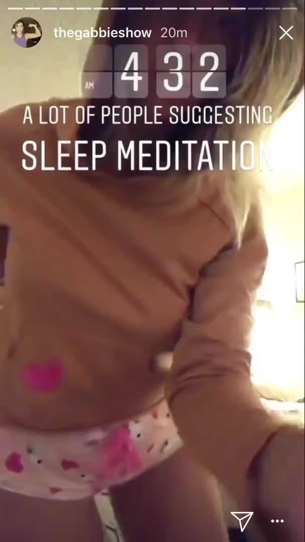 Gabbie Hanna twerking