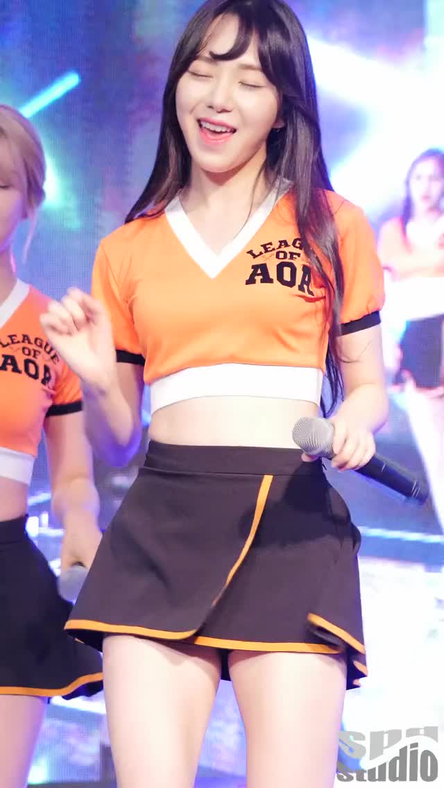 AOA Mina Like a Cat 151125 Classic Extended