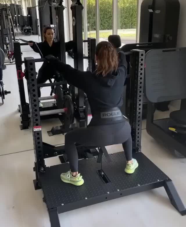 Kim Kardashian Sexy Squats