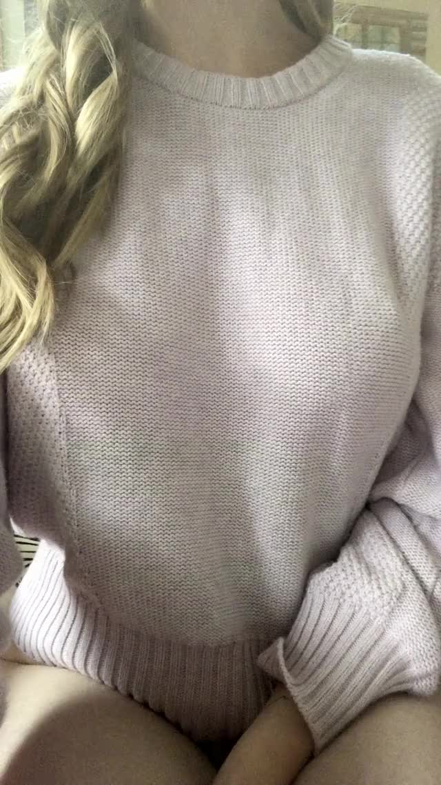 Thank goodness it’s sweater strip gif season again [oc]