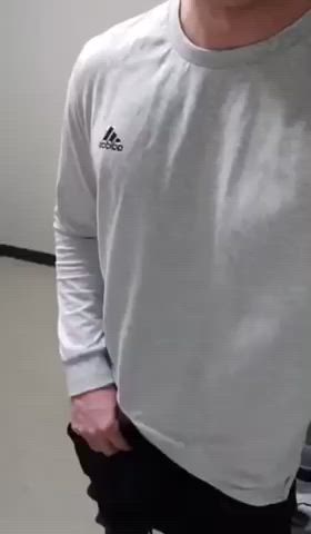 Only rate if you’d suck me off in the mall bathroom