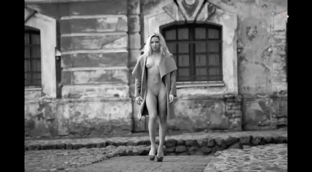 It's getting colder! Time to get dressed.