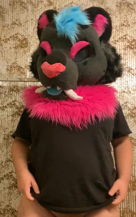 Want to see what’s under my shirt ? Well if you insist :3 (he/they)