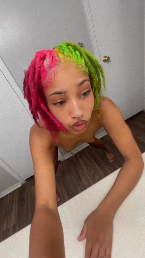 Ass move like water for me being a petite one 😵‍💫🤤