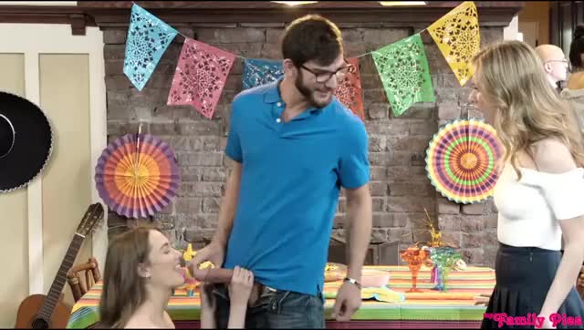 Samantha Haynes and Anya Olsen in Cinco de Pie O (MyFamilyPies)