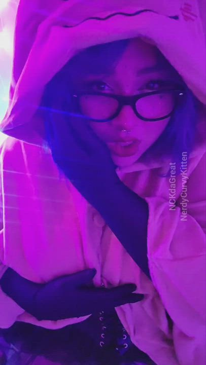 Teehee ^_^ Join my OF to get this in your DMs on Halloween! You'll see me play with