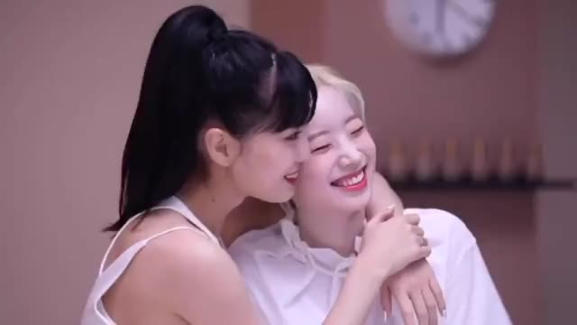 Momo x Dahyun