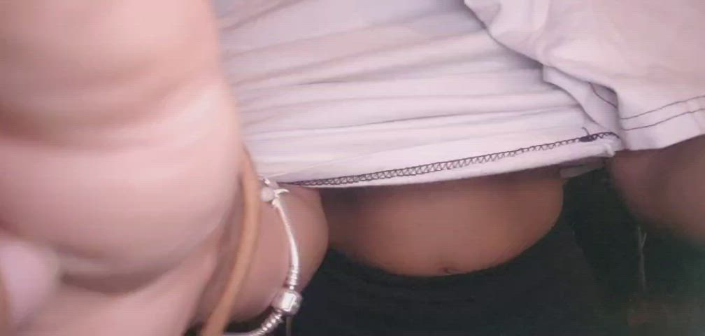 felt stuffy so there nothing better than letting the air loose on my tits~