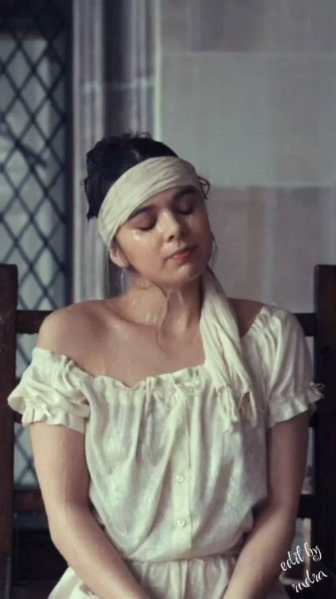 celebrity hailee steinfeld sexy gif