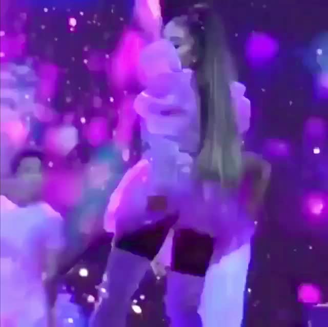 Shaking Upskirt - SWT (Albany, NY) - 2019
