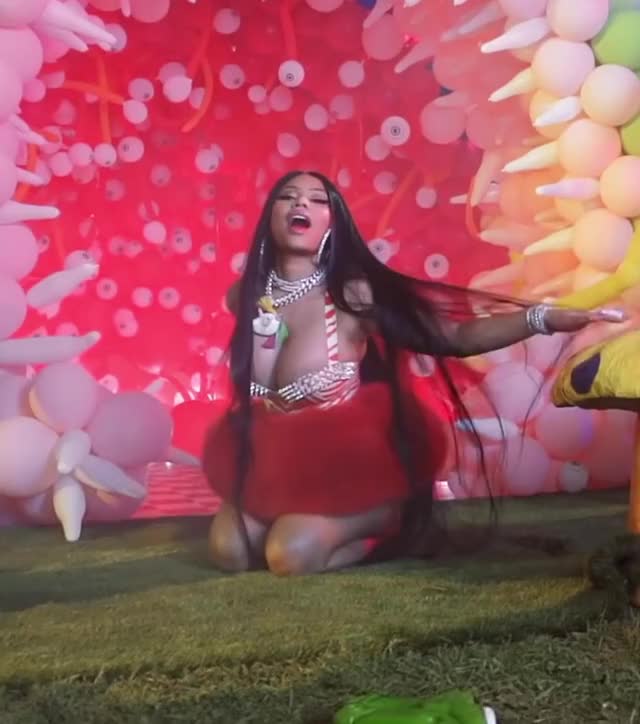 Nicki Minaj gif