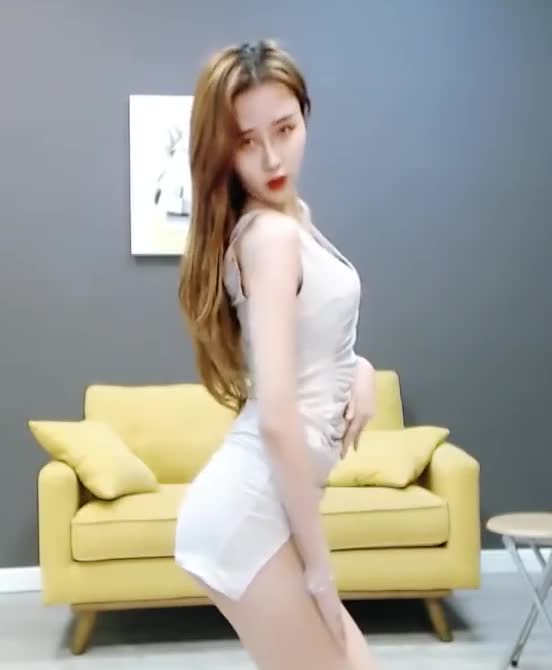 Chinese BJ - Flashing Her Thong