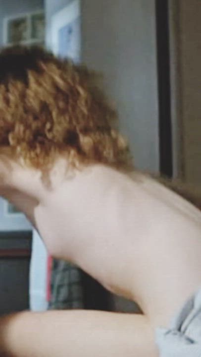 19 y.o Nicole Kidman showing her bare ass