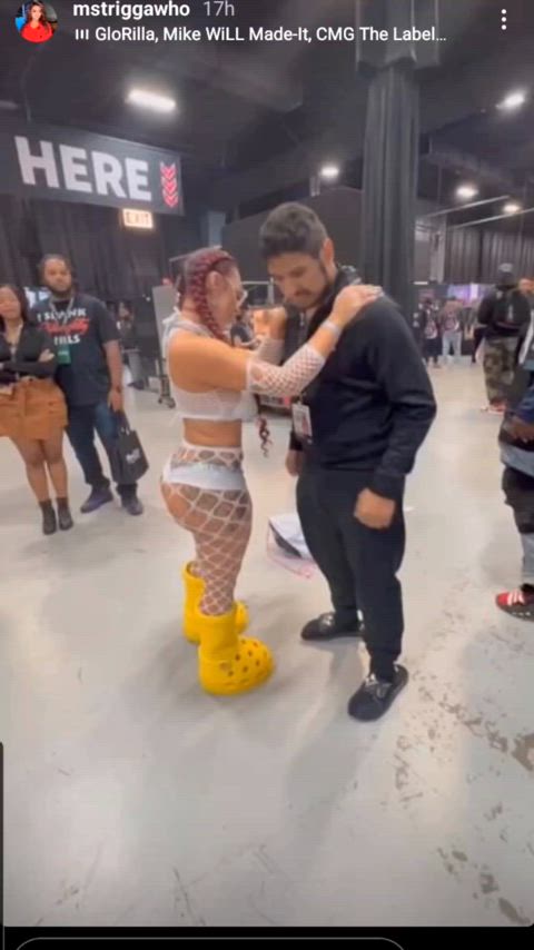 convention face sitting face smothering grinding twerking gif