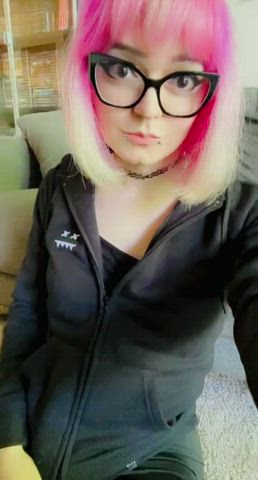 smol girl big dick >:3