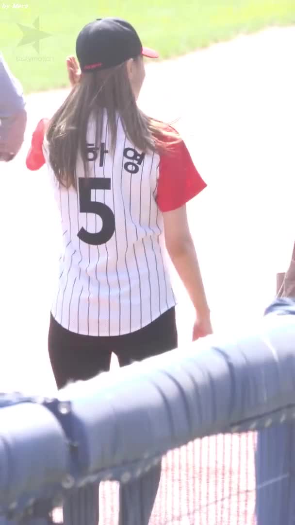 APINK Hayoung 180923 2