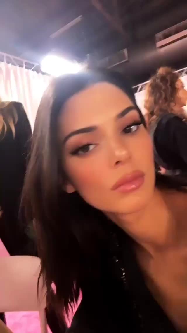 Kendall Jenner - (11.08.18) Instagram Story