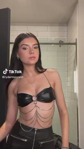 Very hot outfit from Ryder