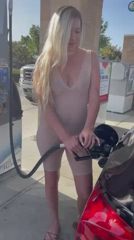 areolas flashing milf natural tits nipples pokies public saggy tits gif