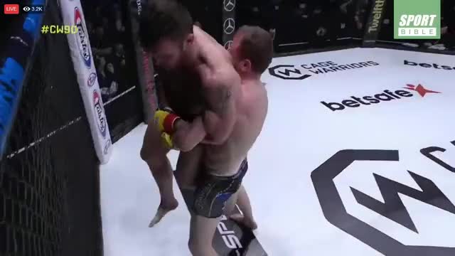 Matthew Bonner def Mick Stanton, nice choke RIGHT at the end of the round, no tap,