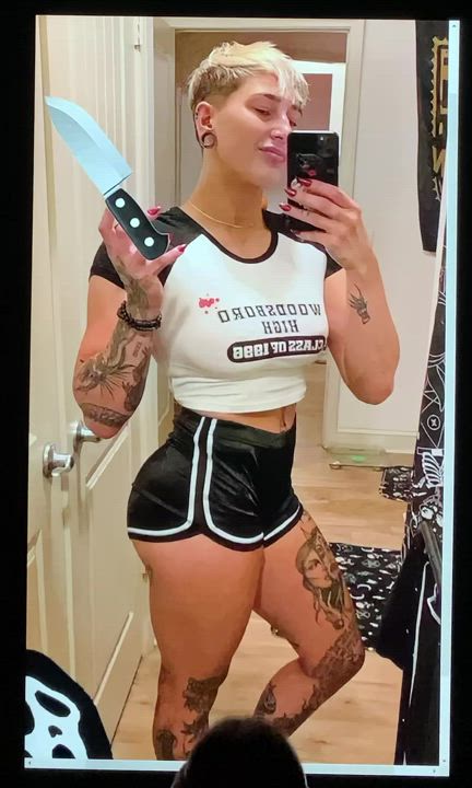 Cumming for Rhea’s thick body