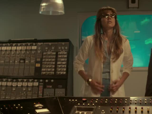 Jessica Alba - The Spoils of Babylon (2014) - S01E04 - The Rise of the Empire - 02.webm