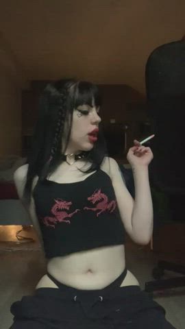 Gothic Goddess Smoking 🖤🚬🖤
