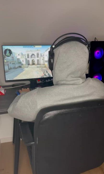 How to play videogames 🔞