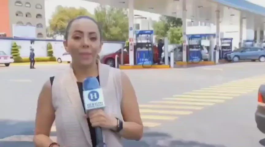 femme funny porn hispanic latina leggings public sfw yoga pants r/caughtpublic gif