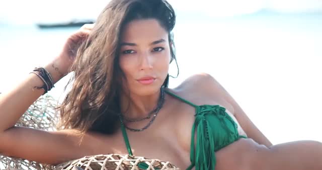 Jessica Gomes GIF - 063