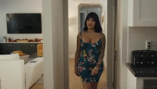 Foxxy Shoots Her Shot