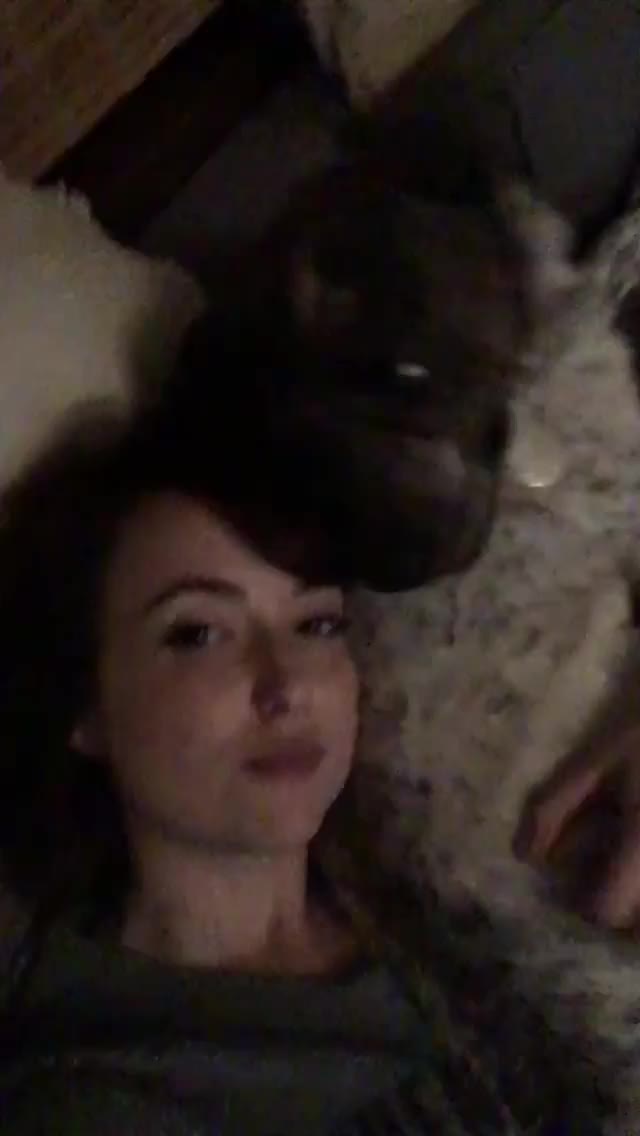 Milana Vayntrub gif