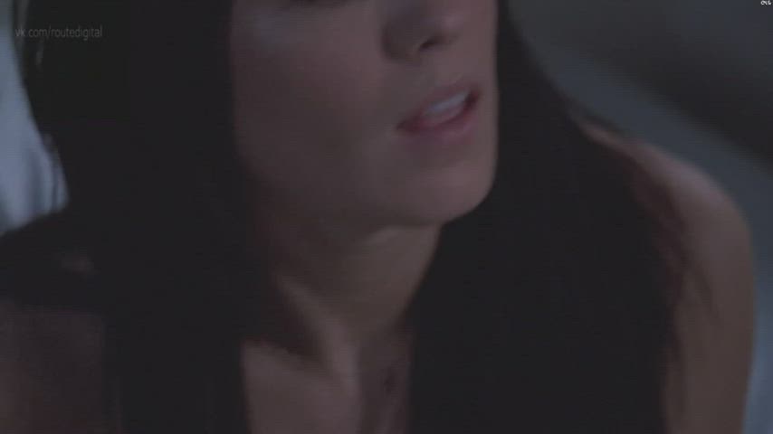 Actress Michelle Borth and actor Ian Somerhalder in a very realistic nude sex scene