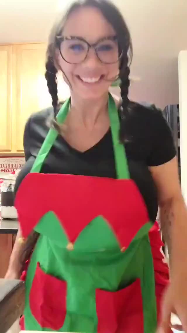 Brittany Elizabeth - I'll be posting lots of goofy, sappy and CHRISTMASY type stuff