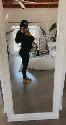 Happy Monday 🍑