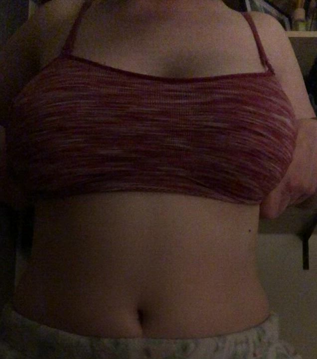 Anyone want to grab my titties? F 22
