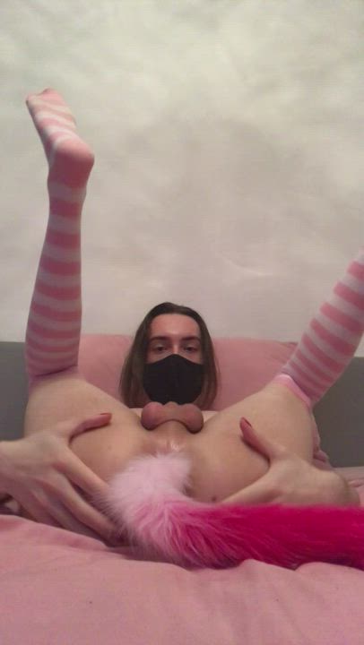 Playing with my hole 🥺