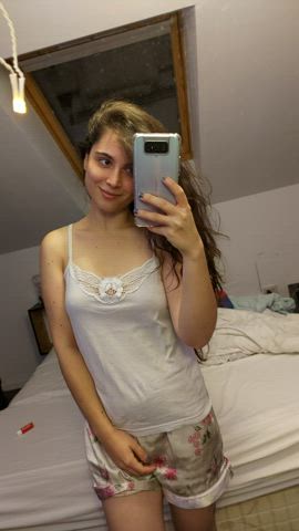 Wanna cuddle fuck? I make a great small spoon 😌