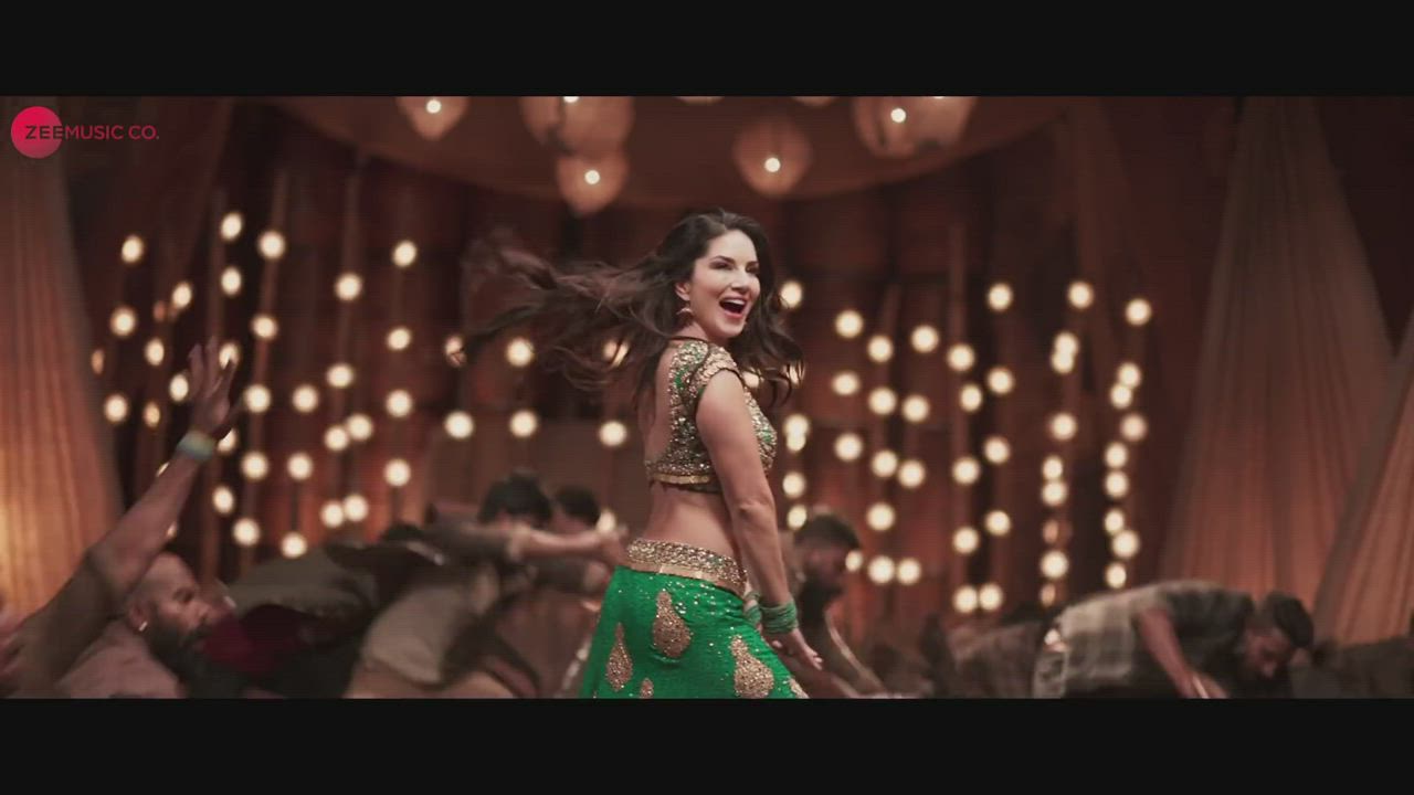 Sunny Leone gif