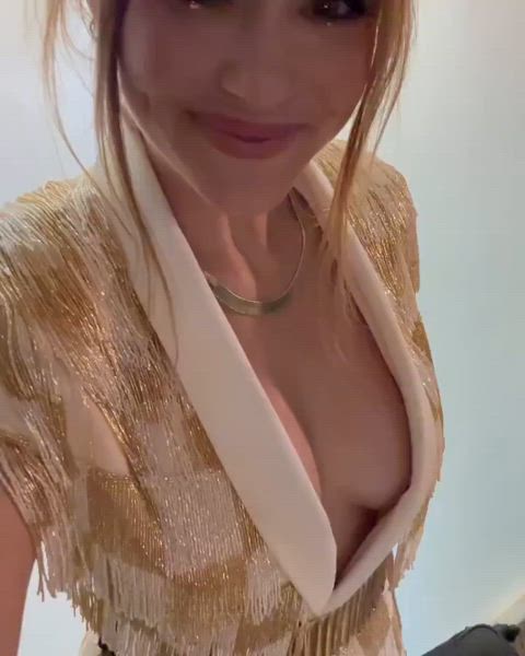 actress cleavage jiggle jiggling gif