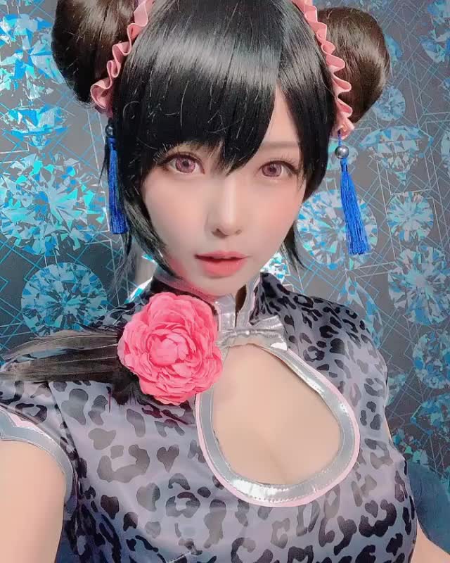 eeelyeee cosplay